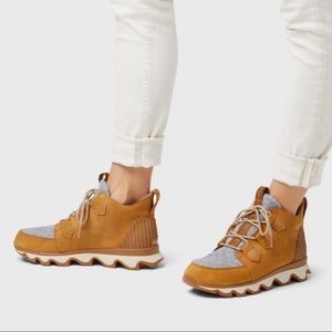 Sorel Kinetic Caribou Boots